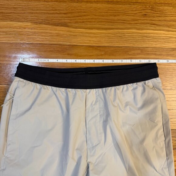 Banana Republic BR Standard Lightweight technical Jogger Pants Cream - Size Med - Picture 3 of 6
